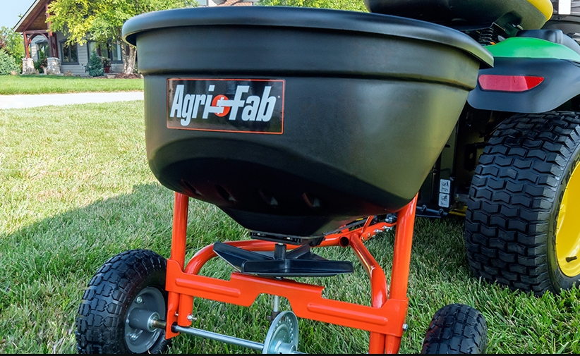 Agri-Fab 110 Lb. Tow Spreader