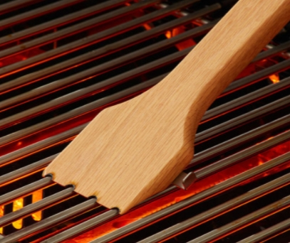 MR BAR-B-Q Natural Wood Scraper - Image 2