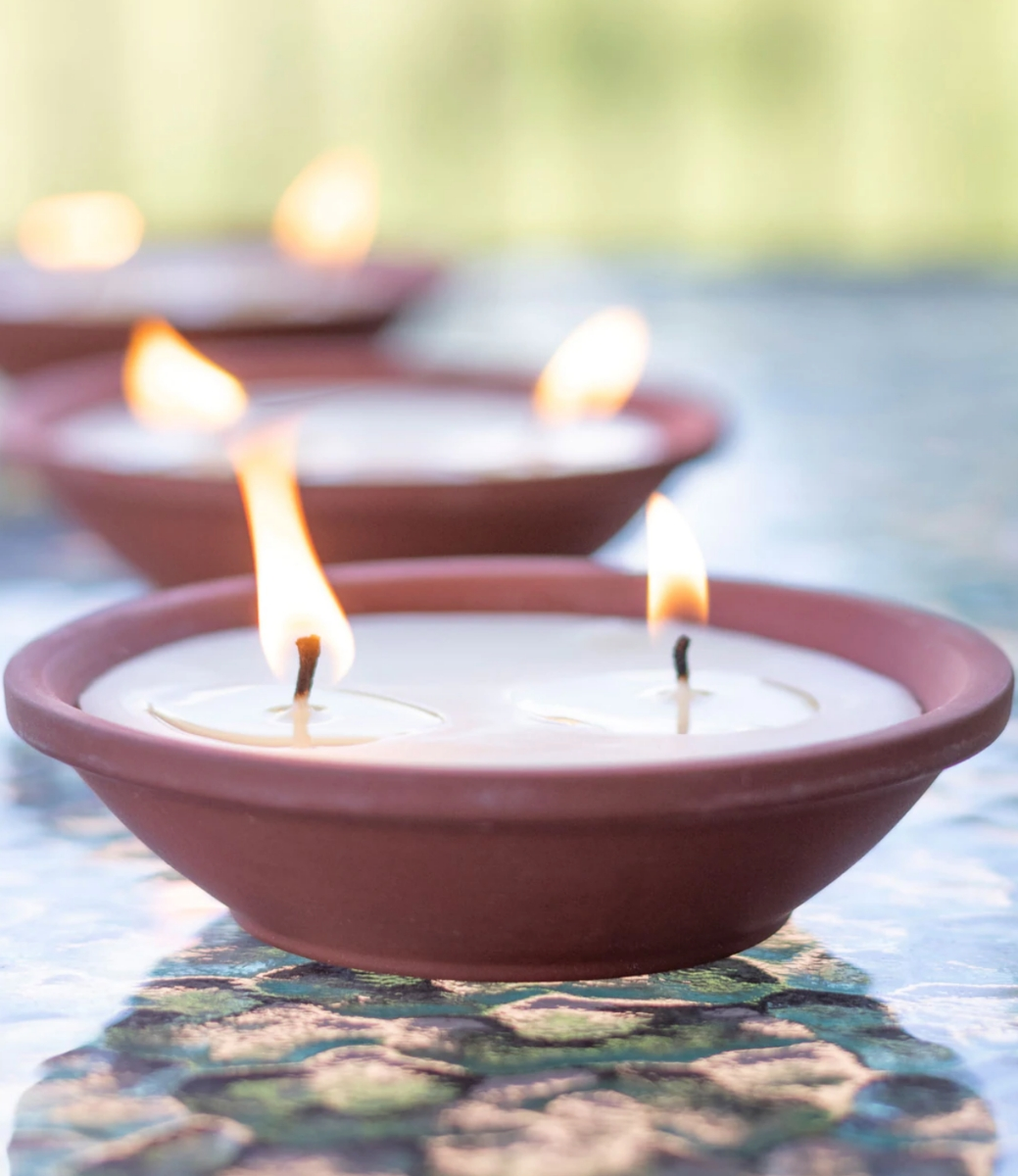 Patio Essentials Citronella Candle in Faux Terracotta - Image 2
